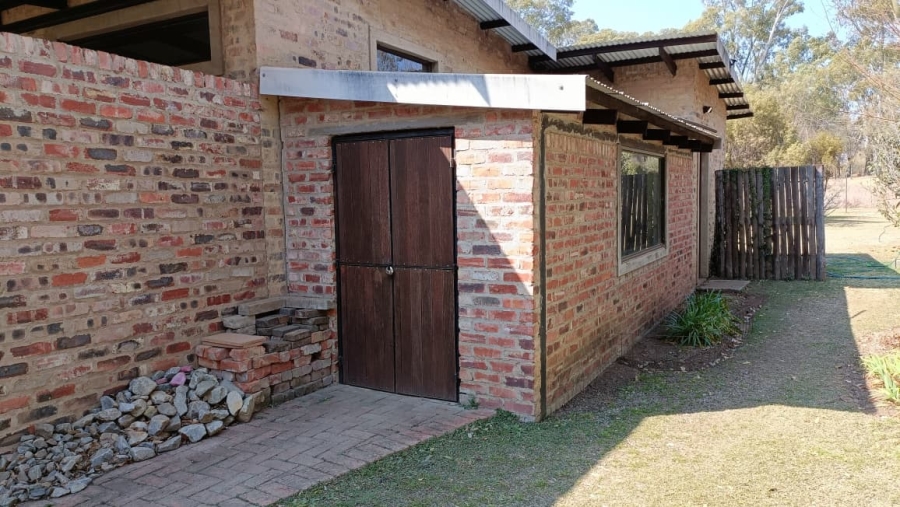 4 Bedroom Property for Sale in Viljoenskroon Rural Free State